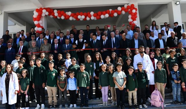 Hakkâri’de yeni eğitim yılı yeni okulun açılışıyla başladı