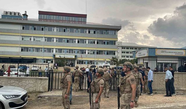 Okulda silahlı saldırı: Öğretmen hayatını kaybetti
