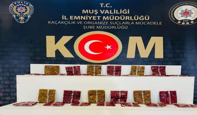 Muş’ta 98 adet cep telefonu, 11 adet tablet ve 20 kilo nargile tütünü ele geçirildi