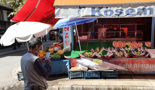 Elazığ’da 134 kiloluk dev orkinos tezgaha indi