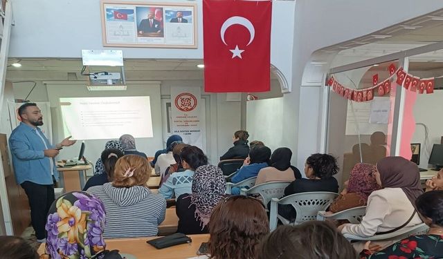 Hakkâri’de "Okul ve Aile" konulu seminer düzenlendi