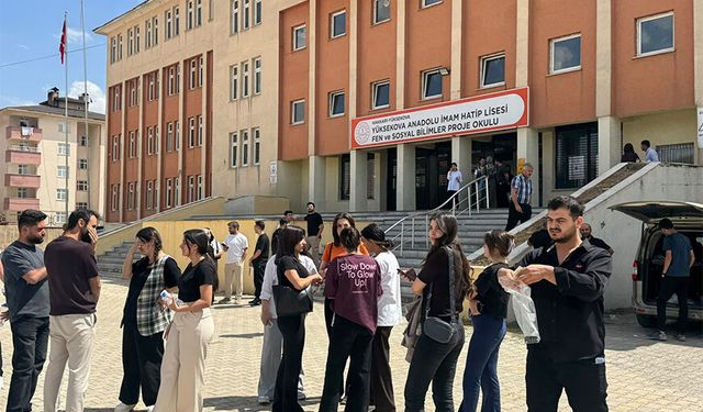 Yüksekova’da KPSS Sınavı Sona Erdi: Adaylar Soruları Zor Buldu