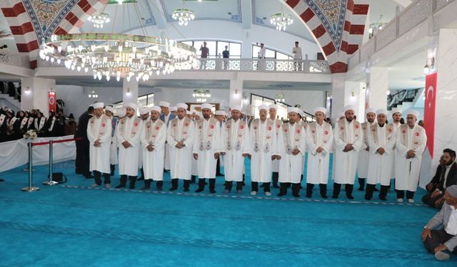 Hakkari’de 300 hafız için icazet töreni düzenlendi