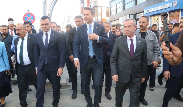 Bakan Bayraktar Hakkâri’de Esnafı Dinledi