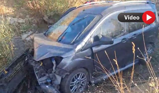 Yüksekova-Van yolu üzerinde trafik kazası: 2 yaralı