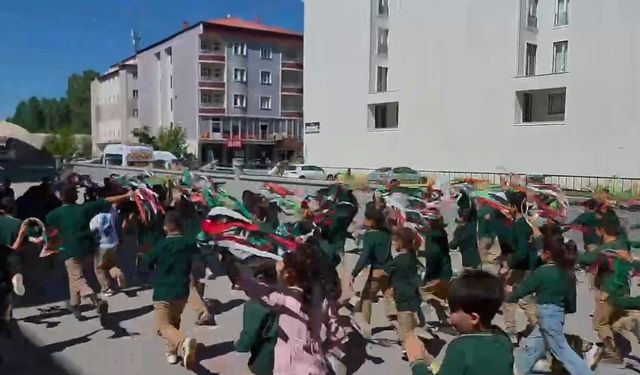 Ağrı’da "Uçurtmalar Vurulmasın, Gökyüzü Çocuklara Kalsın" etkinliği düzenlendi