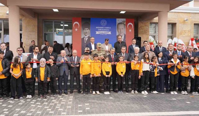 Şırnak’a Yarka ailesinden eğitim yatırımı: 16 derslikli Mehmet Yarka Ortaokulu açıldı