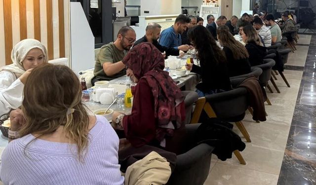 Sağlık-Sen heyeti Beytüşşebap’ta sağlık çalışanlarıyla buluştu