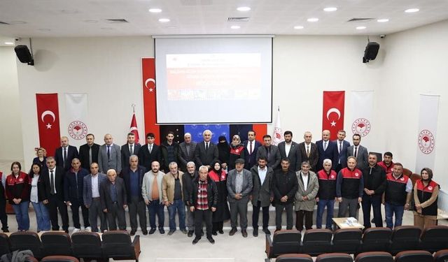 Muş’ta 100 arıcıya kovan desteği