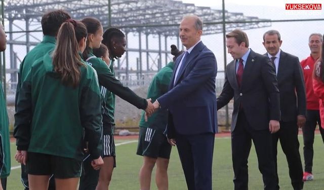 Vali Taşyapan’dan Yüksekova Spor’a maç öncesi moral ziyareti