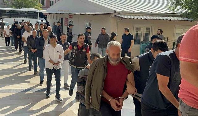 Şanlıurfa’da yasa dışı bahis operasyonunda gözaltına alınan 22 kişi adliyeye sevk edildi