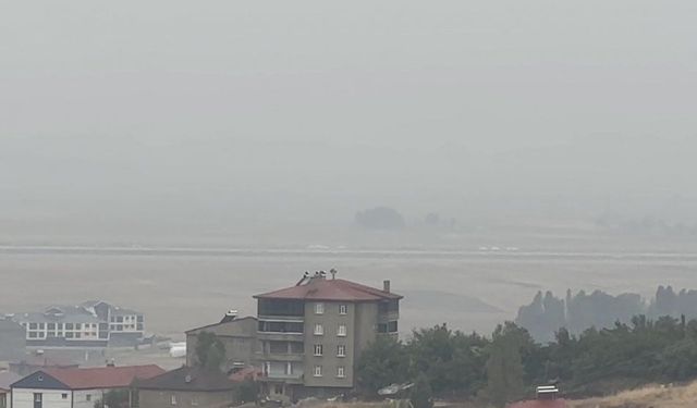 Yüksekova’da Sis ve Soğuk Hava Etkili Oluyor