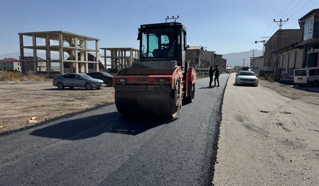 Yüksekova Devlet Hastanesi yolu asfaltlanıyor