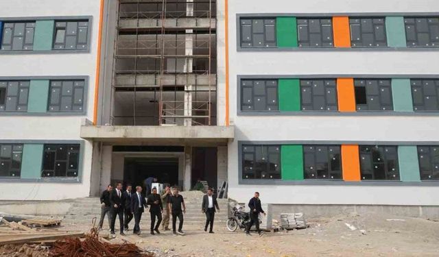 Cizre Kaymakamı Baycar eğitim yatırımlarını inceledi