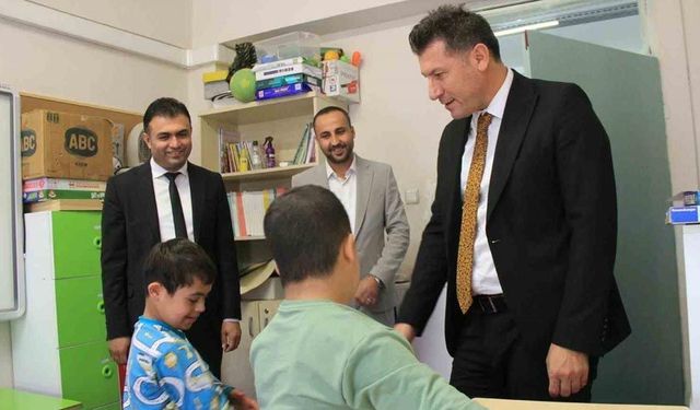 İke: "Sabrınız, şefkatiniz ve sınıftaki kutsal emeğiniz hiçbir ölçüyle ölçülemez"