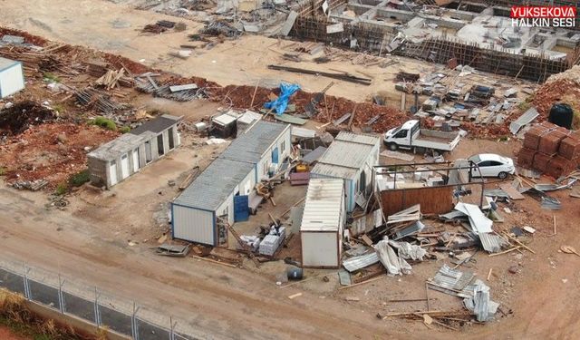 İnşaat alanını hortum vurdu: 4 işçi hayatını kaybetti, 1 işçi yaralı