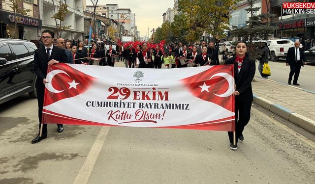 Yüksekova’da Cumhuriyet Bayramı için kortej yürüyüşü