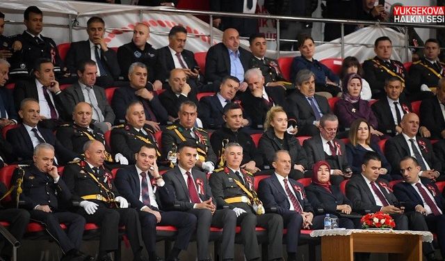 Hakkari’de Cumhuriyet’in 103. yılı kutlandı
