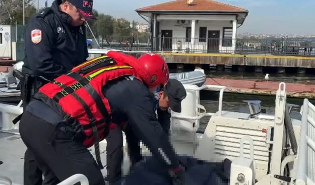 Haliç açıklarında bir kişinin cansız bedeni bulundu