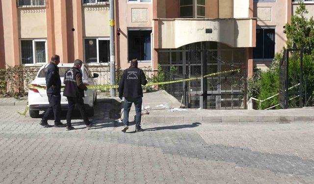Eşini öldürdü, intihara kalkıştı, hastanede hayatını kaybetti