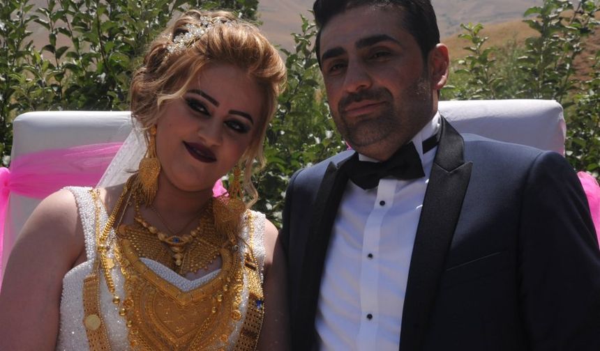 ÖZLEM & ALİ AKARSU 

