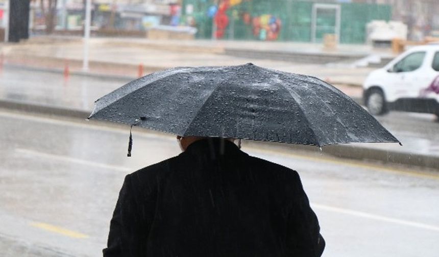11 il için sarı ve turuncu kodlu uyarı: Kuvvetli yağış bekleniyor