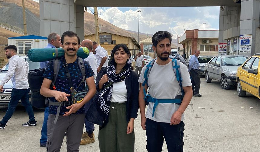 İlçede dağcılık ve tur rehberliği yapan Yüksekova Ekolojik, Kültürel ve Dağcılık Spor Kulübü (YEKDASDER) üyesi İslam Gürdal 4 bin lirayla 14 günde İran’nın 10 şehrini 3 arkadaşıyla gezdi.