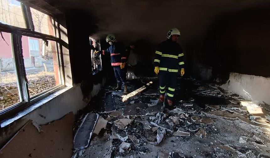 Yüksekova’da bir evde çıkan yangın korkuttu