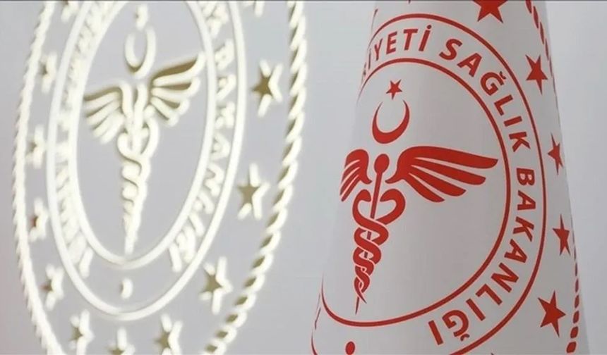 ağlık Bakanlığının 27 bin sözleşmeli personel alım ilanı Resmi Gazete'de yer aldı. İlana göre, Bakanlığın taşra teşkilatında istihdam edilmek üzere 27 bin sözleşmeli personel, Kamu Personel Seçme Sınavı (KPSS) sonucuna göre ÖSYM tarafından yapılacak merkezi yerleştirmeyle alınacak.