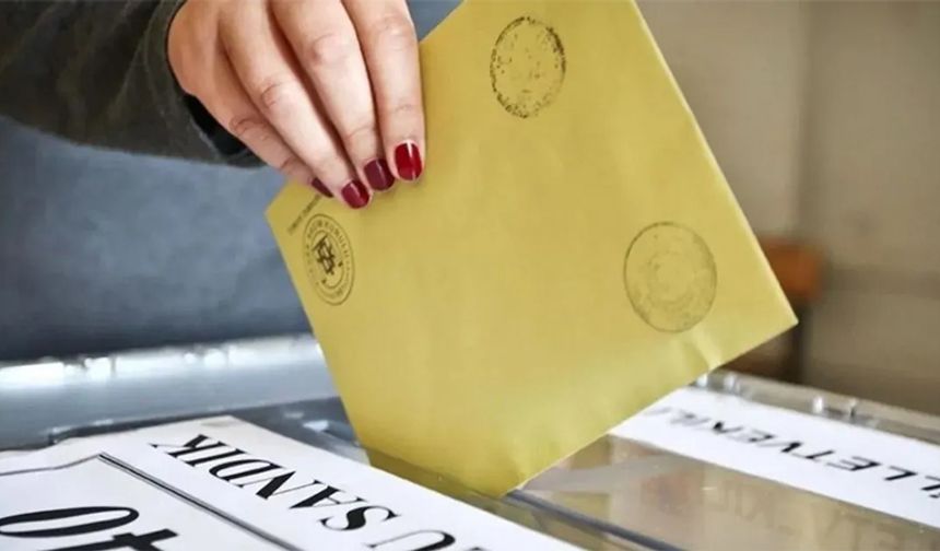  Yerel seçimler için geri sayım başladı. Seçim sandık görevlisi olmak için, Yüksek Seçim Kurulu (YSK) tarafından belirlenen şartları taşımak gerekmektedir. Sandık görevlileri, seçim günü oy kullanma ve oy sayımı gibi önemli görevler üstlenmektedir. Seçim öncesinde sandık görevlisi ücretleri belli oldu.Peki, "Sandık görevlisi ücreti: Sandık görevlisi nasıl olunur? Sandık görevlisi ücreti ne kadar, nasıl başvuru yapılır?" İşte sandık görevlisi başvuru şartlarına ilişkin tüm merak edilen soruların yanıtı...