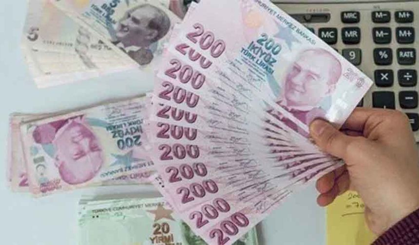 Düzenleme kapsamında, bakkal, kasap, berber, kuaför ve ayakkabı tamircisi gibi küçük esnaf işletmelerinin prim gün şartının 7 bin 200'e düşürülmesi hedefleniyor. Bu adımın, küçük esnafın emeklilik sürecinde önemli bir iyileştirme sağlaması bekleniyor.

