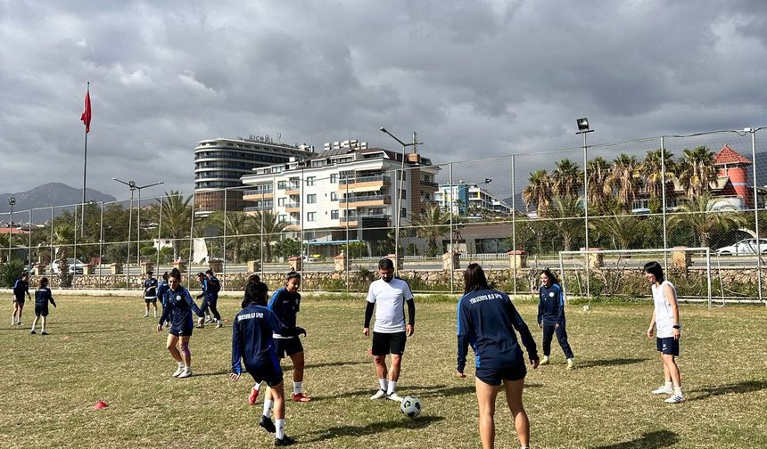 Yüksekova Belediye Spor, 1’inci Lig için Antalya'da