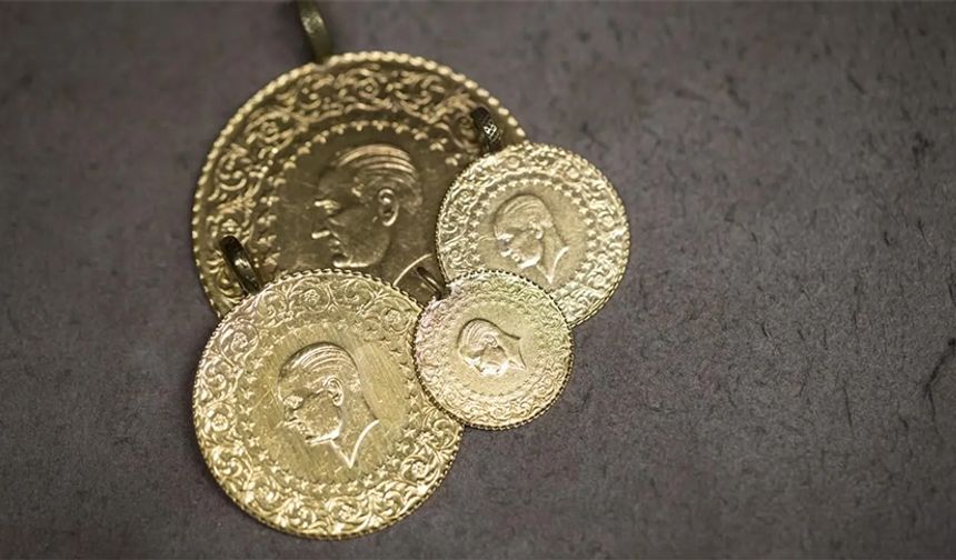 Yatırımcının güvenli limanı olarak nitelendirilen altın fiyatlarında dönemde dalgalı bir ivme yaşanıyor. Gram altın bir önceki kapanışı 2 bin 421 liradan yaparken; 30 Mayıs Perşembe günü saat 07:35 itibarıyla 2 bin 425 TL'den işlem görüyor. Bir önceki kapanışı 3 bin 959 liradan tamamlayan çeyrek altın ise bugün 3 bin 965 TL'den alıcı buluyor.
