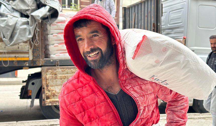 1Mayıs ilk kez 1856 yılında Avustralya’nın Melbourne kentinde taş ve inşaat işçilerinin, günde 8 saatlik iş günü için düzenledikleri yürüyüşle başlayan 1 Mayıs, Türkiye’de yasal olarak ilk kez 1923 yılında 1 Mayıs gününün “İşçi Bayramı” olarak ilanıyla kutlanmış.