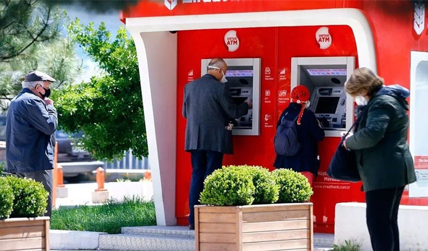 BANKALARIN GÜNLÜK PARA ÇEKME LİMİTLERİ:
İŞ BANKASI
Nakit: 10.000 TL
QR: 5.000 TL
Toplam: 15.000 TL