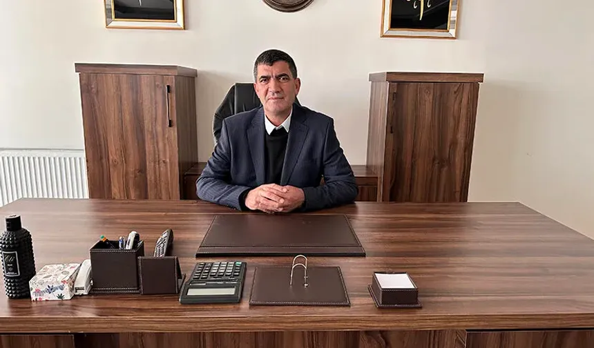 ÖZ ZAGROZ GRUP AŞ / H.Sabri Yurtseven
Toplumsal huzur ve barışın en önemli göstergesi tasada, kıvançta bir ve beraber olmaktır. Bayramlar birlik ve beraberliğin, karşılıklı sevgi ve saygının pekiştiği, toplumsal huzur, barış ve esenliğin sağlandığı özel günlerdir.Ramazan Bayramının İslam âlemine ve tüm insanlığa huzur, barış ve esenlikler getirmesini diliyor, Hakkarili hemşerilerimiz başta olmak üzere güzel ülkemizin her bir ferdinin, aziz milletimizin ve tüm İslam âleminin Kurban Bayramı'nı tebrik ediyor, sağlık ve esenlikler diliyorum.