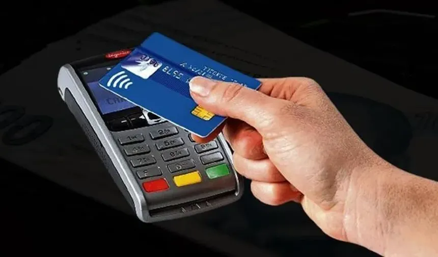 Merkez Bankası ve ekonomi yönetiminin sıkı para politikasının izleri kredi kartı harcamalarının büyüme hızında çok daha net görülmeye başlandı.