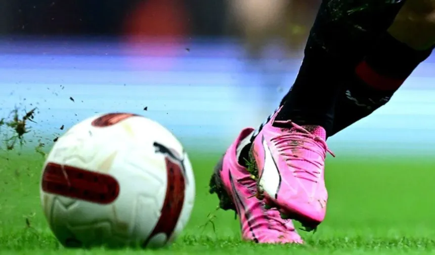 Uluslararası Futbol Tarihi ve İstatistikleri Federasyonu (IFFHS), 1 Haziran 2023 ile 31 Mayıs 2024 tarihleri arasındaki 1 yıllık dönemin en iyi takımları listesini yayımladı. İngiliz ekibi Manchester City'nin ilk sırada yer aldığı listede ilk 30'a Türkiye'den iki takım girdi.
Listede yer alan takımların sıralaması şöyle: