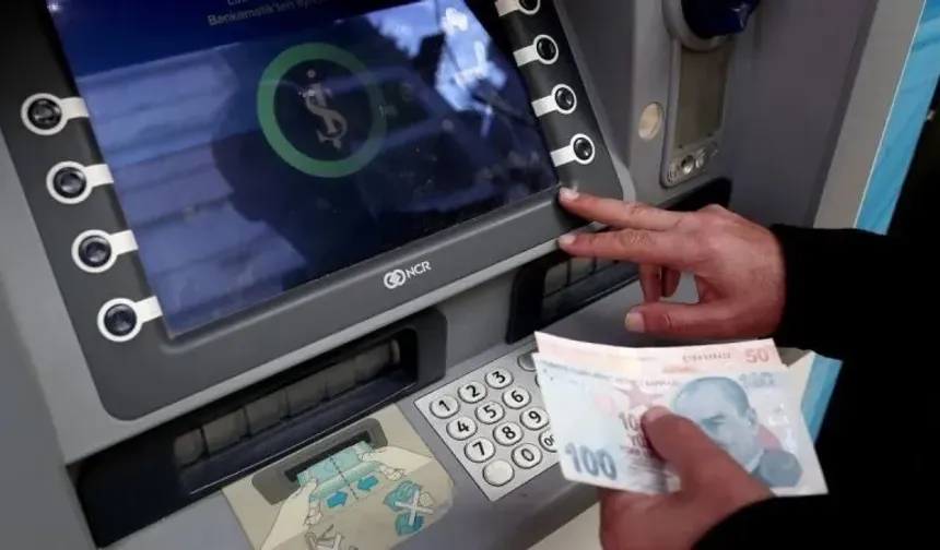Türkiye Cumhuriyet Merkez Bankası (TCMB), ATM'lerde ve mobil uygulamalarda önemli güncellemeler yaparak kullanıcı deneyimini geliştirmeye devam ediyor. Bu yenilikler arasında en dikkat çekenleri ise ATM'lerde kart yutma özelliği ve yeni işlem menüsü.