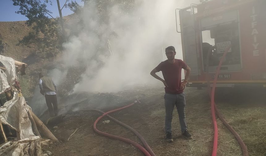 Yüksekova'da yangın: 2 bin 500 bağ ot kül oldu