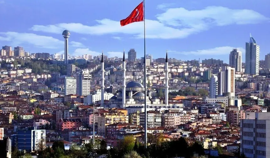 Ülkemizde yıllardır il olma statüsü kazanması beklenen bölgeler tartışılıyor. Öyle ki bazı ilçelerin nüfusu ve gelişmişlik düzeyi neredeyse şehir merkezlerini geçmiş durumda.