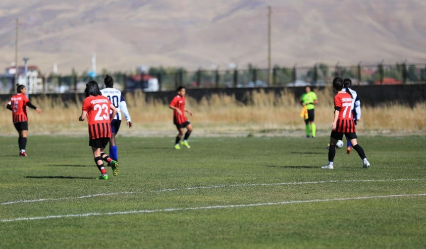 Yüksekova Spor’dan rakiplerine göz dağı