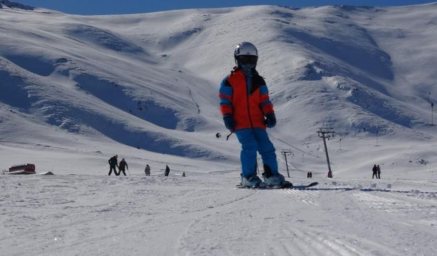 Abalı Kayak Merkezi kar yağışının az olması nedeniyle sezonu açamadı