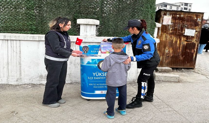 Yüksekova İlçe Emniyet Müdürlüğü'nden çocuklara hediye