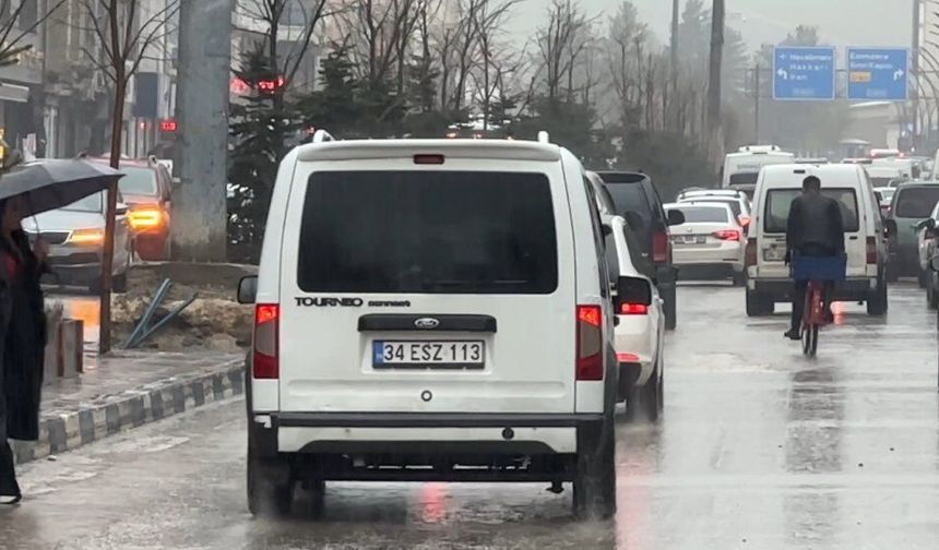 31 il için 'sarı' kodlu alarm: Kuvvetli yağış, fırtına ve toz taşınımı uyarısı