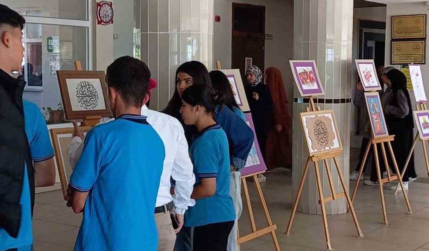 Kozluk Kız Anadolu İmam Hatip Lisesinde sanat ve farkındalık sergisi