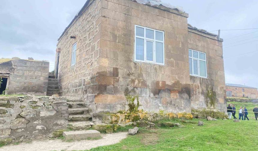 Muş’ta evin tavanı çöktü: 1 ölü