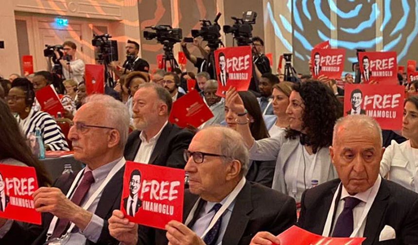 DEM Parti'den "Free İmamoğlu" Açıklaması : "Döviz Bizim Önümüzde Değildi"