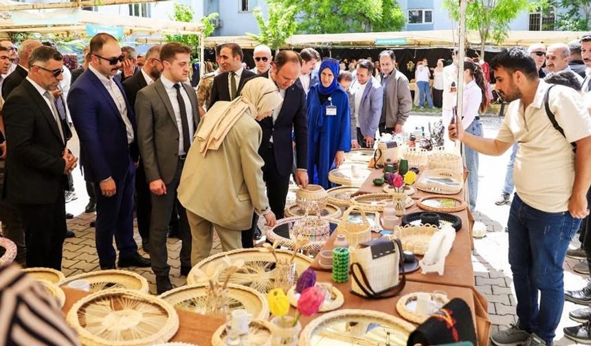 Şemdinli’de El Emeği Sergisi Göz Doldurdu
