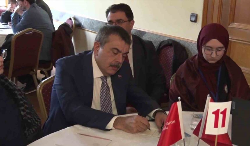 Milli Eğitim Bakanı Tekin, Öğrenci Çalıştayı’nda gençlerle buluştu